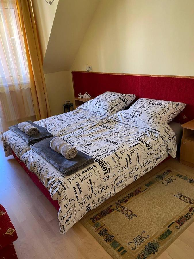Buborek Apartman ไฮจ์ดุสโซบอสโล ภายนอก รูปภาพ